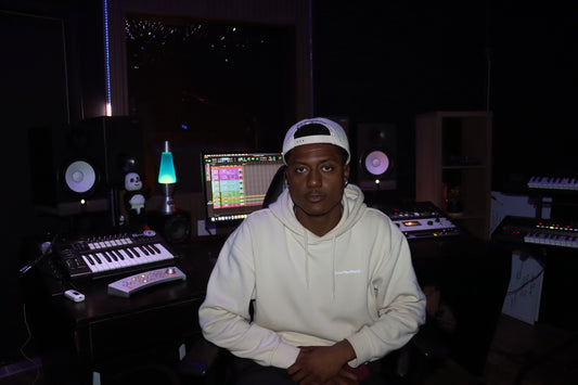 Real studio photo for Platform M